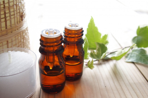 2本のエッセンシャルオイル